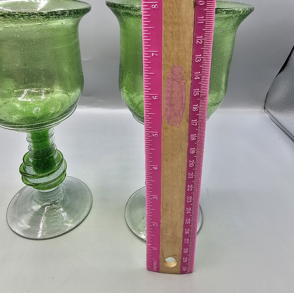Mexican Hand Blown Glass Green Wine/Water Goblets Applied Swirl Stem (2) - Picture 5 of 7
